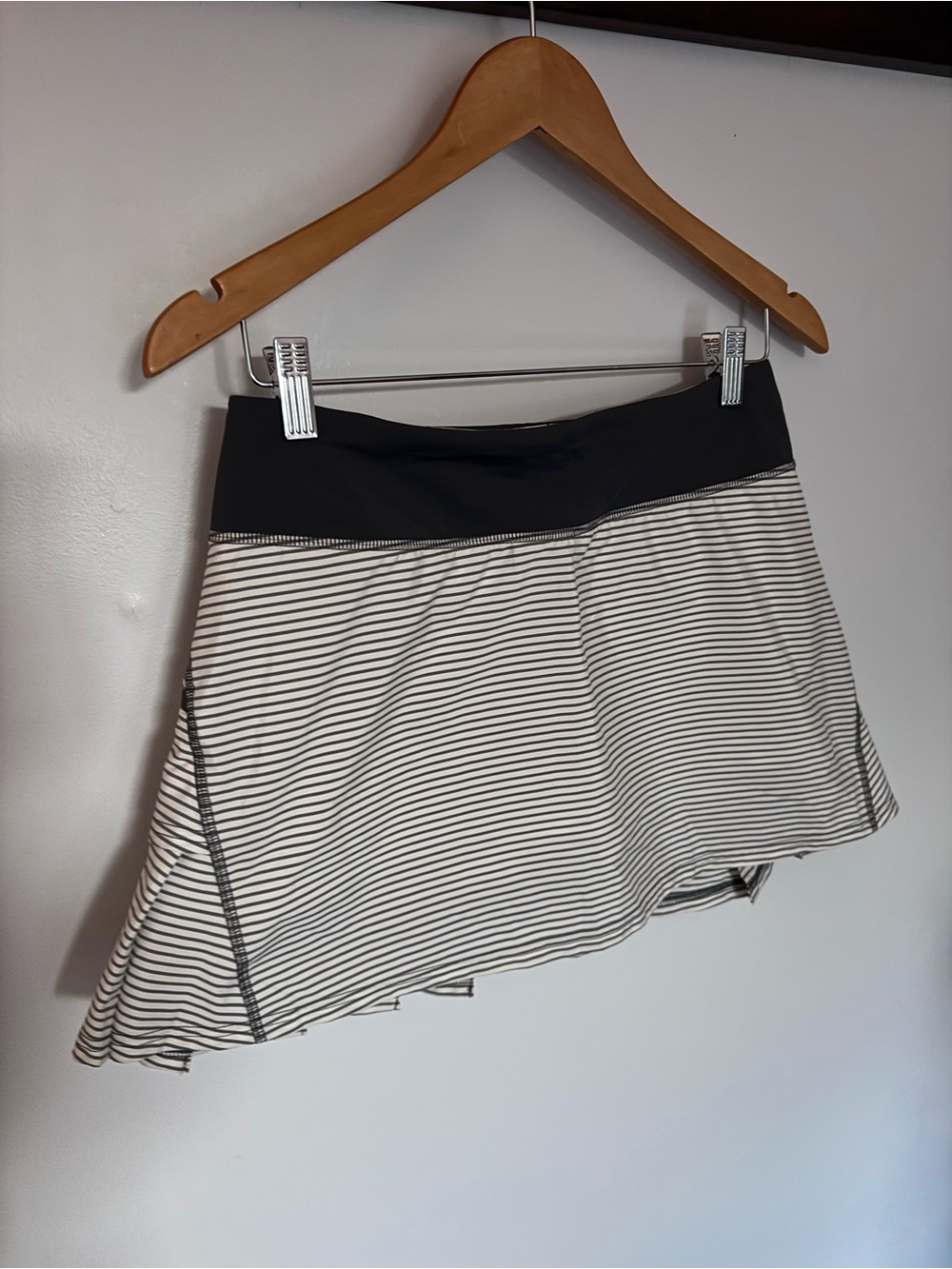 Lululemon Striped Dark Grey and White Athletic Running Skirt